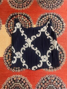 Vintage Pleated Pattern Top